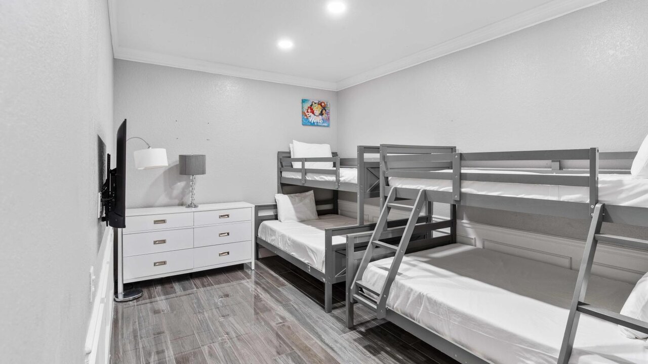 4804 Stylish 4BR Townhouse at Vista Cay #307 - Image 16