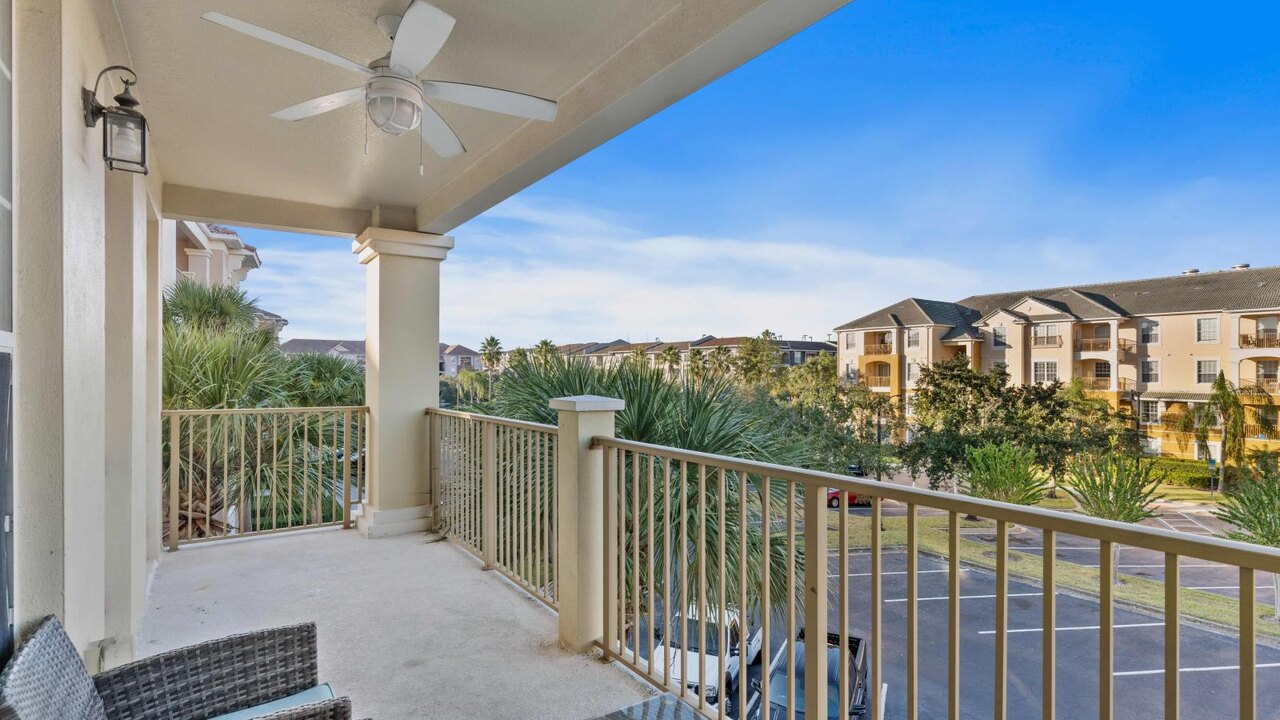 4804 Stylish 4BR Townhouse at Vista Cay #307 - Image 26