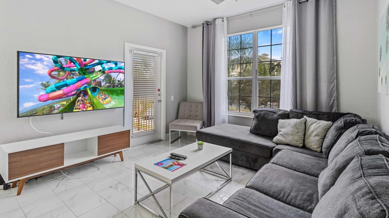 4814 Spacious 3-Bedroom Condo at Vista Cay #204. - Image 3