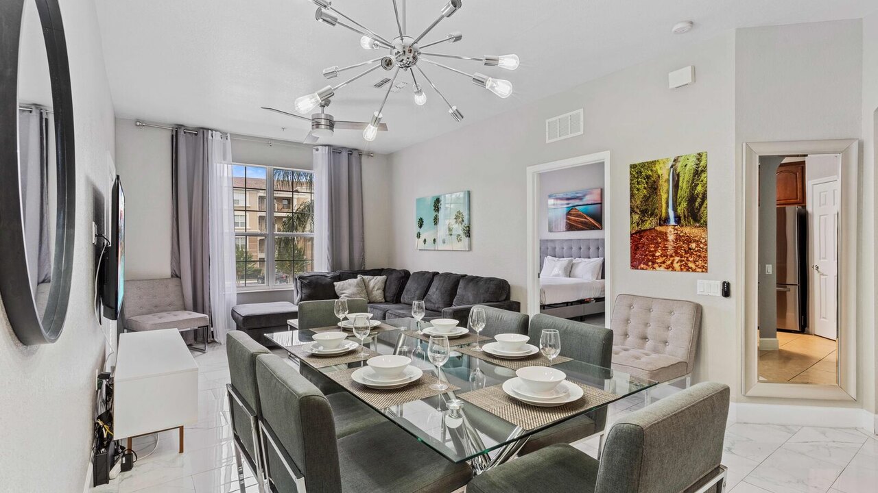 4814 Spacious 3-Bedroom Condo at Vista Cay #204. - Image 5