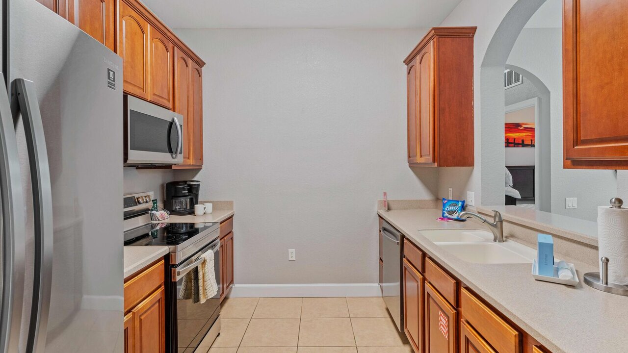 4814 Spacious 3-Bedroom Condo at Vista Cay #204. - Image 9