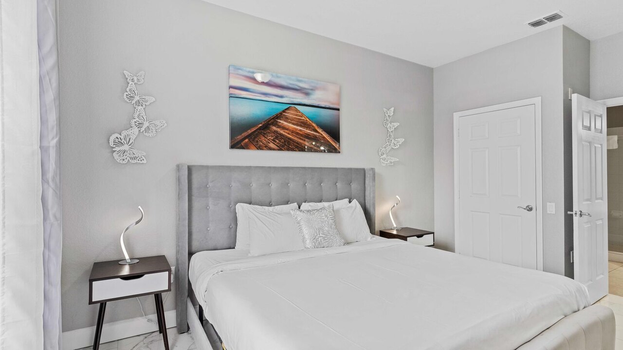 4814 Spacious 3-Bedroom Condo at Vista Cay #204. - Image 12