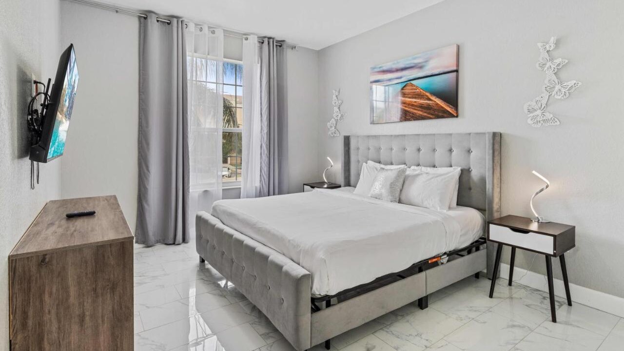 4814 Spacious 3-Bedroom Condo at Vista Cay #204. - Image 13