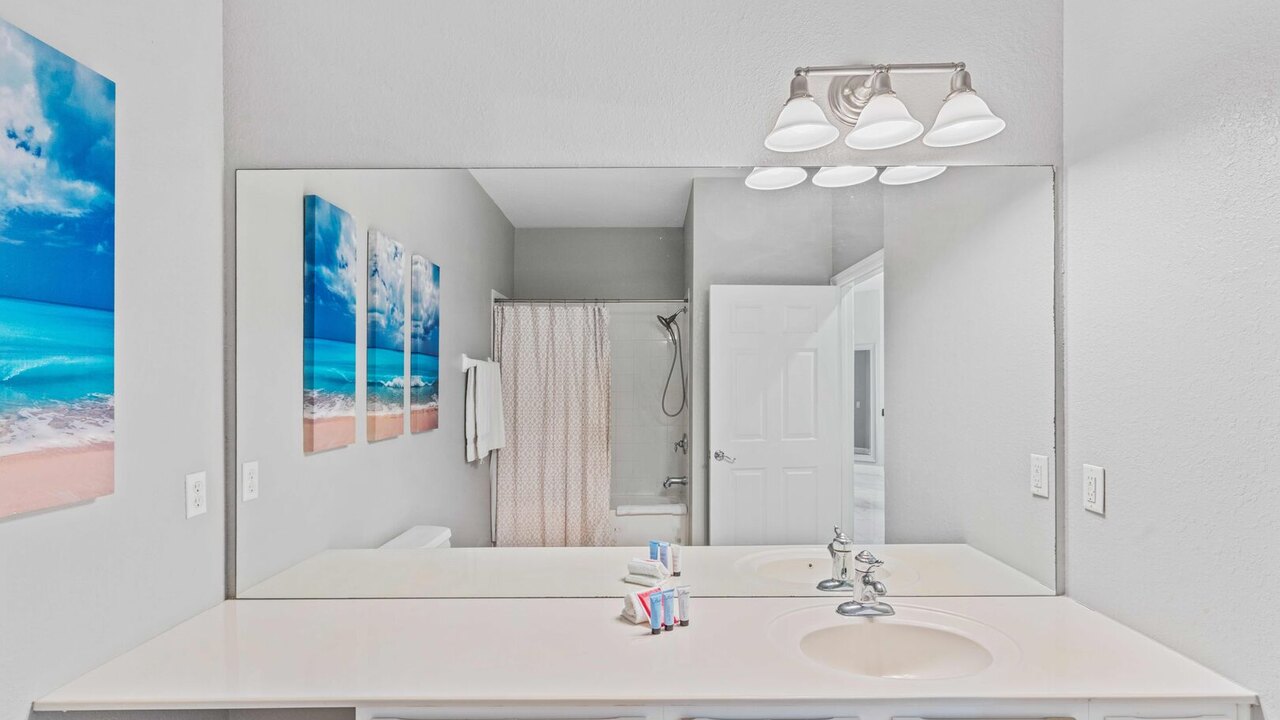 4814 Spacious 3-Bedroom Condo at Vista Cay #204. - Image 19